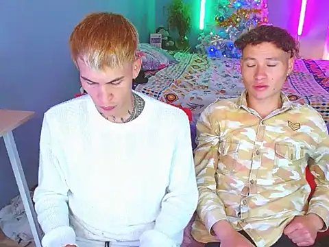 Snapshot of Latin_boysxxxx chatting on December 17, 3:18 pm Latin boysxxxx online show from December 17, 3:18 pm