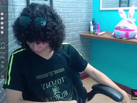 Mike Miiller  online show from December 16, 4:45 pm