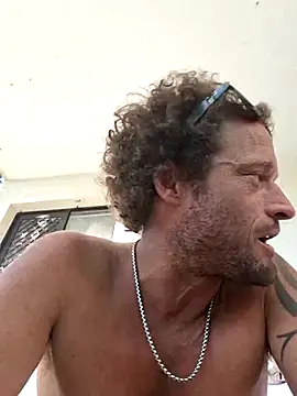 Snapshot of shainnfk chatting on October 20, 6:36 am shainnfk online show from October 20, 6:36 am