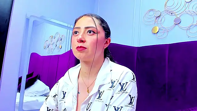 JuliethCruz  online show from November 15, 5:31 pm