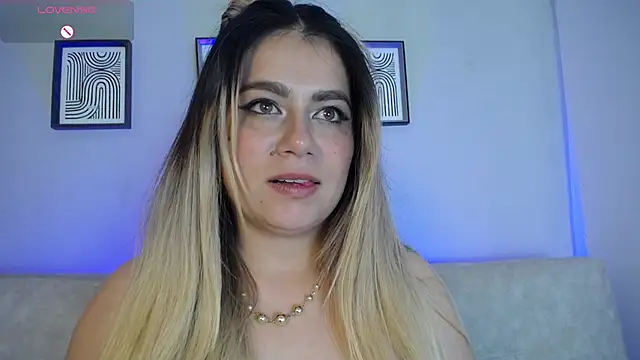 Sweet Bella Valery online show from March 7, 11:24 pm