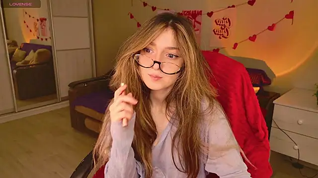 Snapshot of BellaSink chatting on February 1, 5:39 am BellaSink online show from February 1, 5:39 am