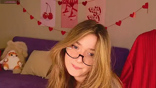 Snapshot of BellaSink chatting on February 3, 5:38 am BellaSink online show from February 3, 5:38 am