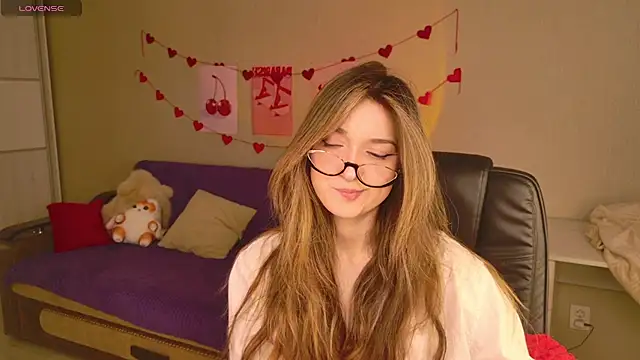 Snapshot of BellaSink chatting on February 6, 5:34 am BellaSink online show from February 6, 5:34 am