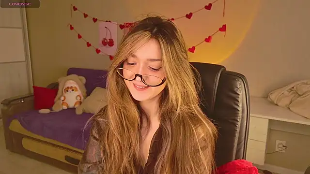 Snapshot of BellaSink chatting on February 9, 5:33 am BellaSink online show from February 9, 5:33 am