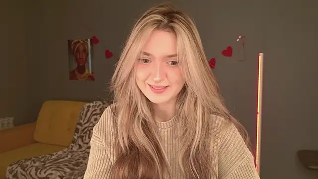 Snapshot of BellaSink chatting on February 20, 5:37 am BellaSink online show from February 20, 5:37 am