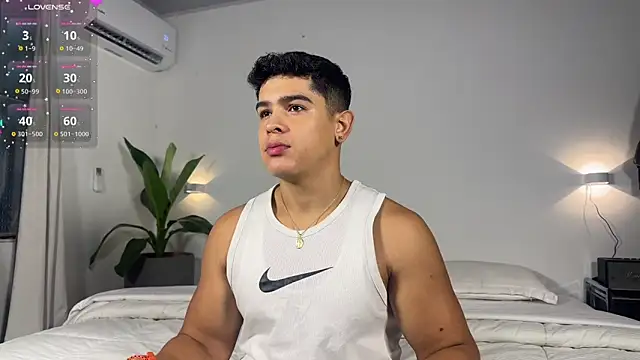 Snapshot of Scott_flintt chatting on November 16, 12:33 pm Scott flintt online show from November 16, 12:33 pm