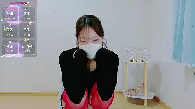 TSUKI circle online show from November 4, 2:43 am