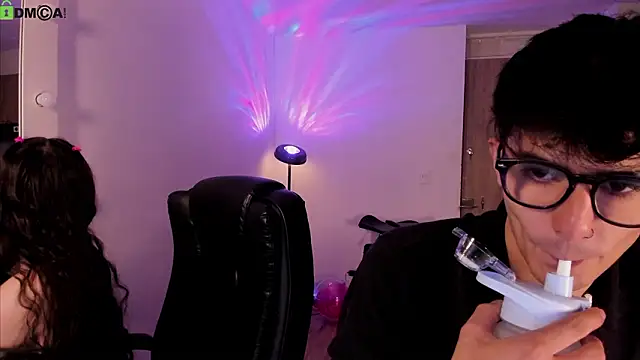 Mikeyvioleta  online show from March 17, 10:51 am