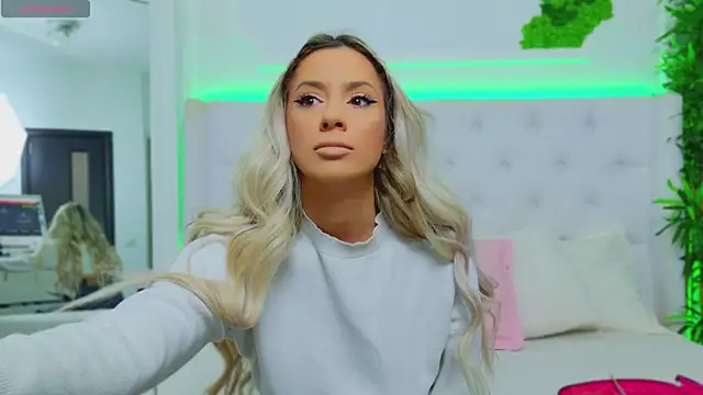 Snapshot of AriannaSins chatting on January 23, 1:24 pm AriannaSins online show from January 23, 1:24 pm