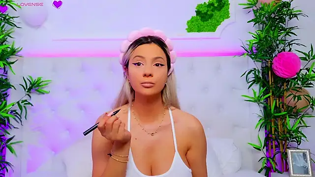 Snapshot of AriannaSins chatting on September 24, 12:30 pm AriannaSins online show from September 24, 12:30 pm