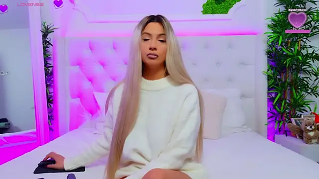 AriannaSins online show from December 16, 1:49 pm