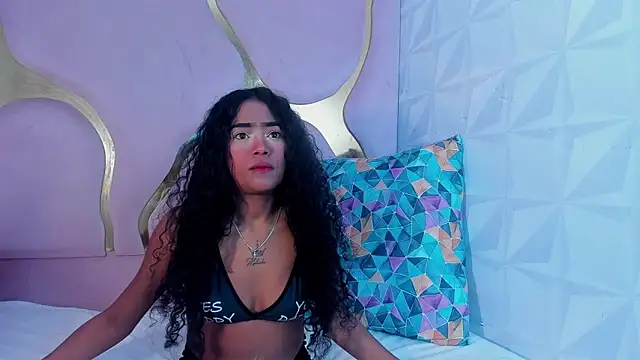 Snapshot of camilaqueenh chatting on October 21, 3:18 am camilaqueenh online show from October 21, 3:18 am
