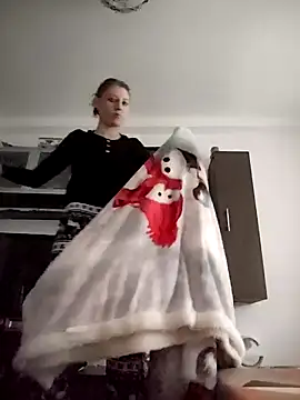 SandyCassie online show from December 18, 7:47 am