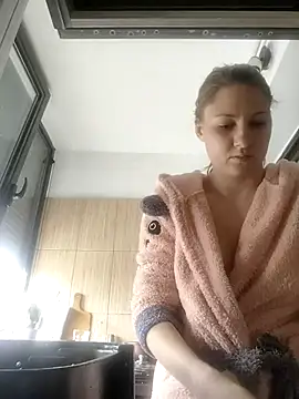 SandyCassie online show from March 12, 9:37 am