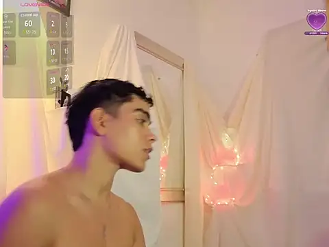 Snapshot of Yamilk101 chatting on December 2, 1:22 am Yamilk101 online show from December 2, 1:22 am