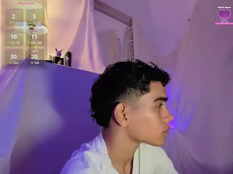 Snapshot of Yamilk101 chatting on December 18, 2:06 am Yamilk101 online show from December 18, 2:06 am