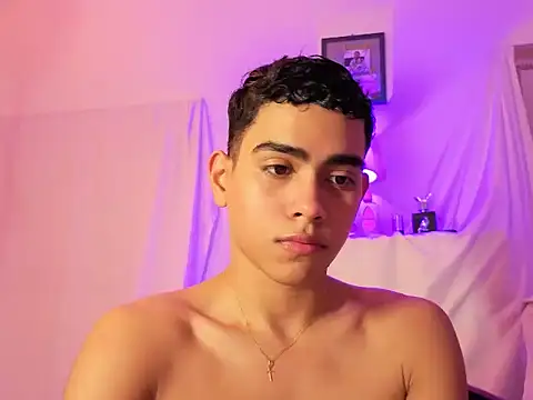 Snapshot of Yamilk101 chatting on January 8, 11:51 pm Yamilk101 online show from January 8, 11:51 pm