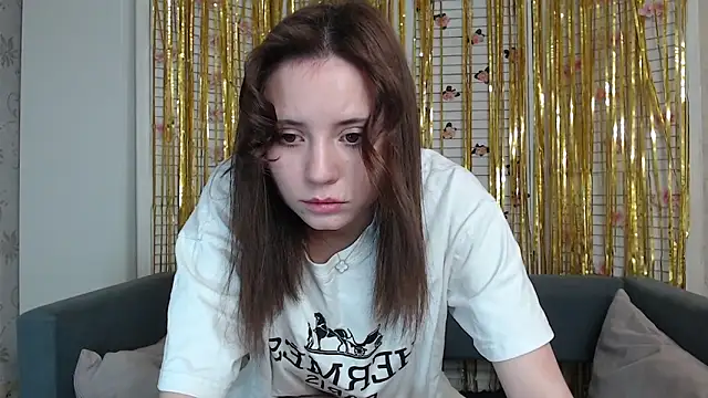 evaa here  online show from January 7, 8:50 am