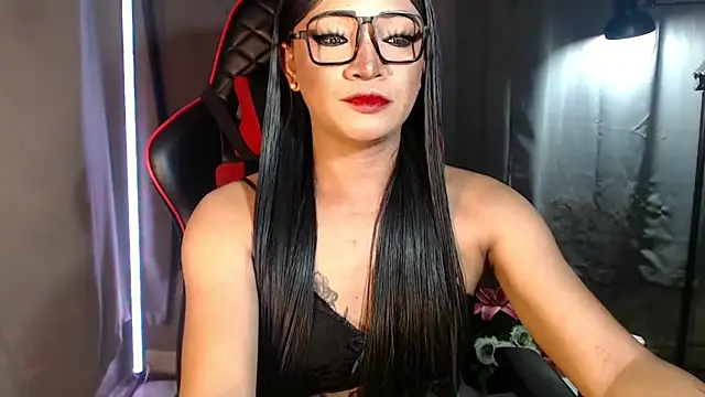 smokeprincess online show from December 15, 4:11 pm