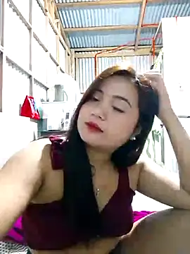 Snapshot of XxxHotCouples4u chatting on November 6, 1:01 pm XxxHotCouples4u online show from November 6, 1:01 pm