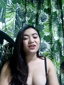 Snapshot of XxxHotCouples4u chatting on April 2, 8:34 am XxxHotCouples4u online show from April 2, 8:34 am