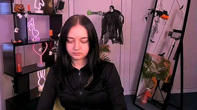 Snapshot of miki_ti chatting on November 1, 9:55 am miki ti online show from November 1, 9:55 am