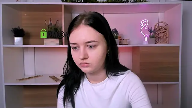 Snapshot of miki_ti chatting on November 5, 6:02 am miki ti online show from November 5, 6:02 am