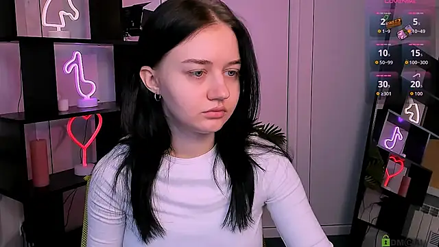 Snapshot of miki_ti chatting on November 9, 6:01 am miki ti online show from November 9, 6:01 am