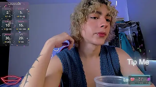 Lyric Mirage online show from November 12, 9:03 pm