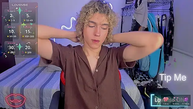 Lyric Mirage online show from December 2, 11:00 pm