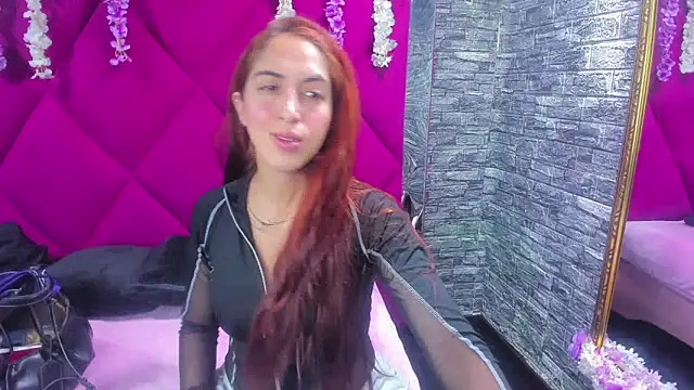 Snapshot of MariamGray1 chatting on December 17, 7:09 pm MariamGray1 online show from December 17, 7:09 pm