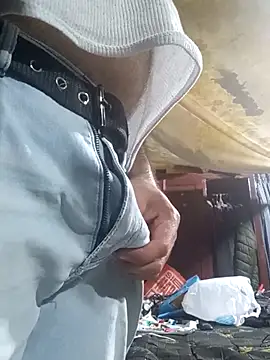 Snapshot of Cogelonregio chatting on April 2, 3:04 am Cogelonregio online show from April 2, 3:04 am