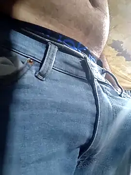 Snapshot of Cogelonregio chatting on April 3, 11:58 pm Cogelonregio online show from April 3, 11:58 pm