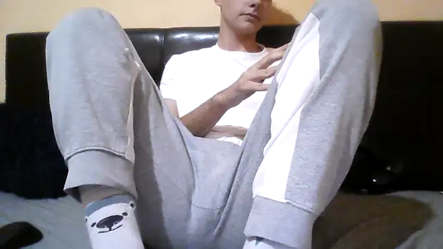 esmermoon online show from November 17, 11:10 pm