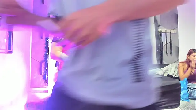 NicollAndJulian online show from December 2, 12:32 pm