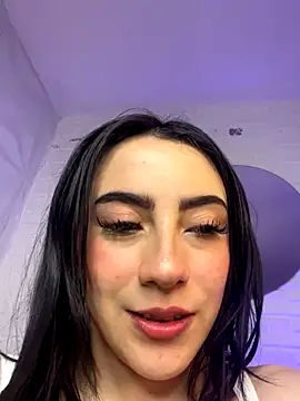 LiliBundy online show from December 2, 5:35 am