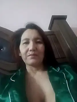 Snapshot of Bigtitsass81 chatting on November 11, 5:24 pm Bigtitsass81 online show from November 11, 5:24 pm