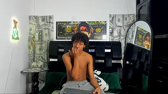 Snapshot of Latin_Femboy13 chatting on October 22, 7:46 pm Latin Femboy13 online show from October 22, 7:46 pm