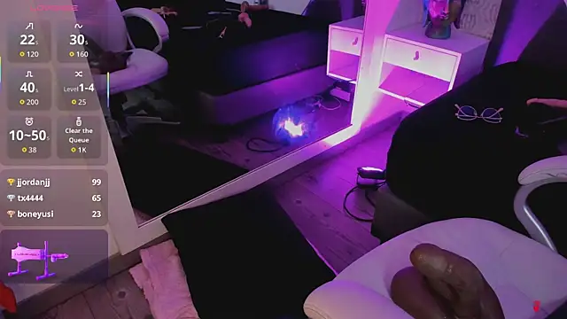 michelle cutee  online show from October 26, 8:31 am