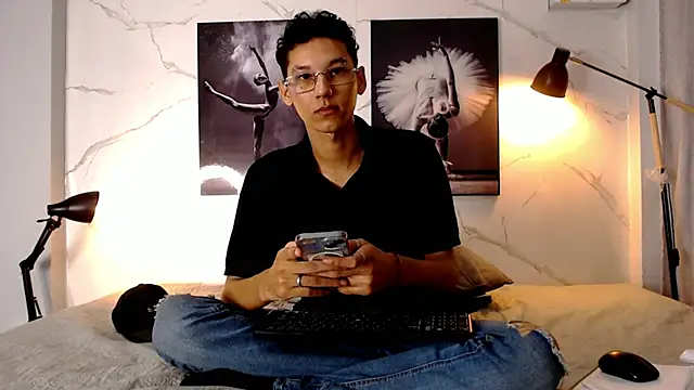 AQUARIUS x online show from October 16, 11:55 am
