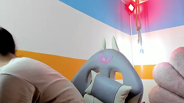 moon winy online show from October 25, 11:40 am