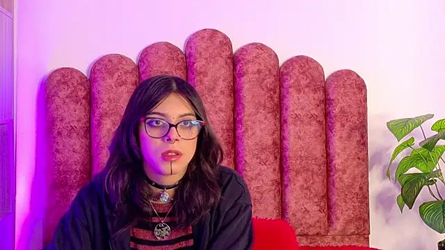 Lullaby Charade online show from November 17, 12:00 pm