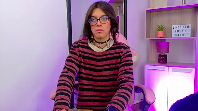 Lullaby Charade online show from January 5, 5:27 pm