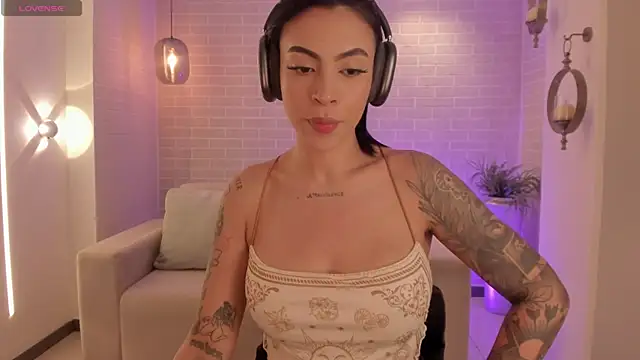 ChristineFord  online show from June 3, 11:35 am