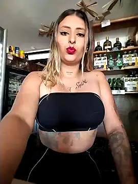 Snapshot of catalella16 chatting on December 16, 8:03 pm catalella16 online show from December 16, 8:03 pm