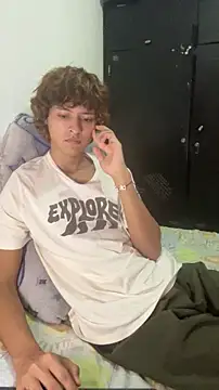 Snapshot of JoelnClouds chatting on February 13, 11:01 pm JoelnClouds online show from February 13, 11:01 pm