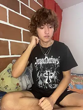 Snapshot of JoelnClouds chatting on March 31, 7:14 pm JoelnClouds online show from March 31, 7:14 pm