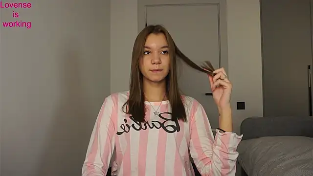 BrynnHolverson online show from November 1, 7:49 pm