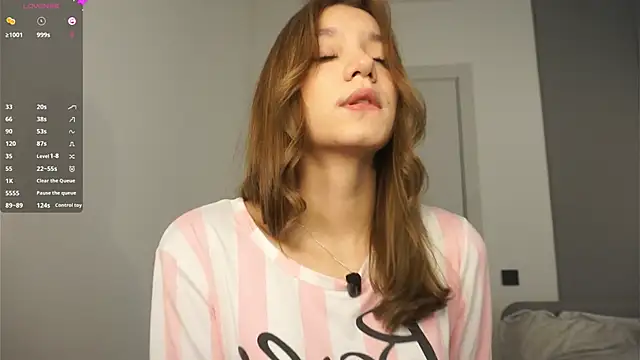 BrynnHolverson online show from November 15, 5:42 pm